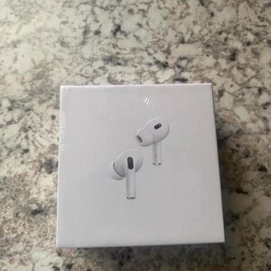 Apple AirPods Pro with MagSafe Charging Case
